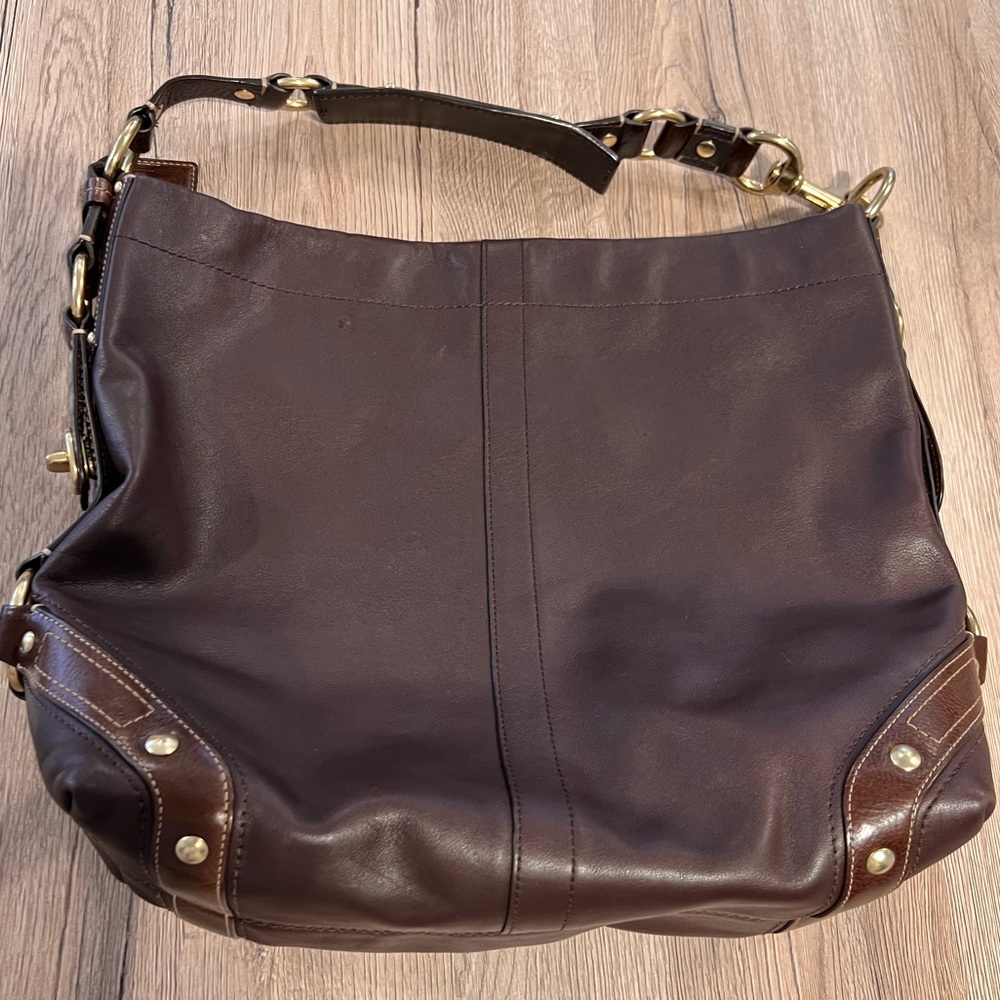 Coach bag in brown leather